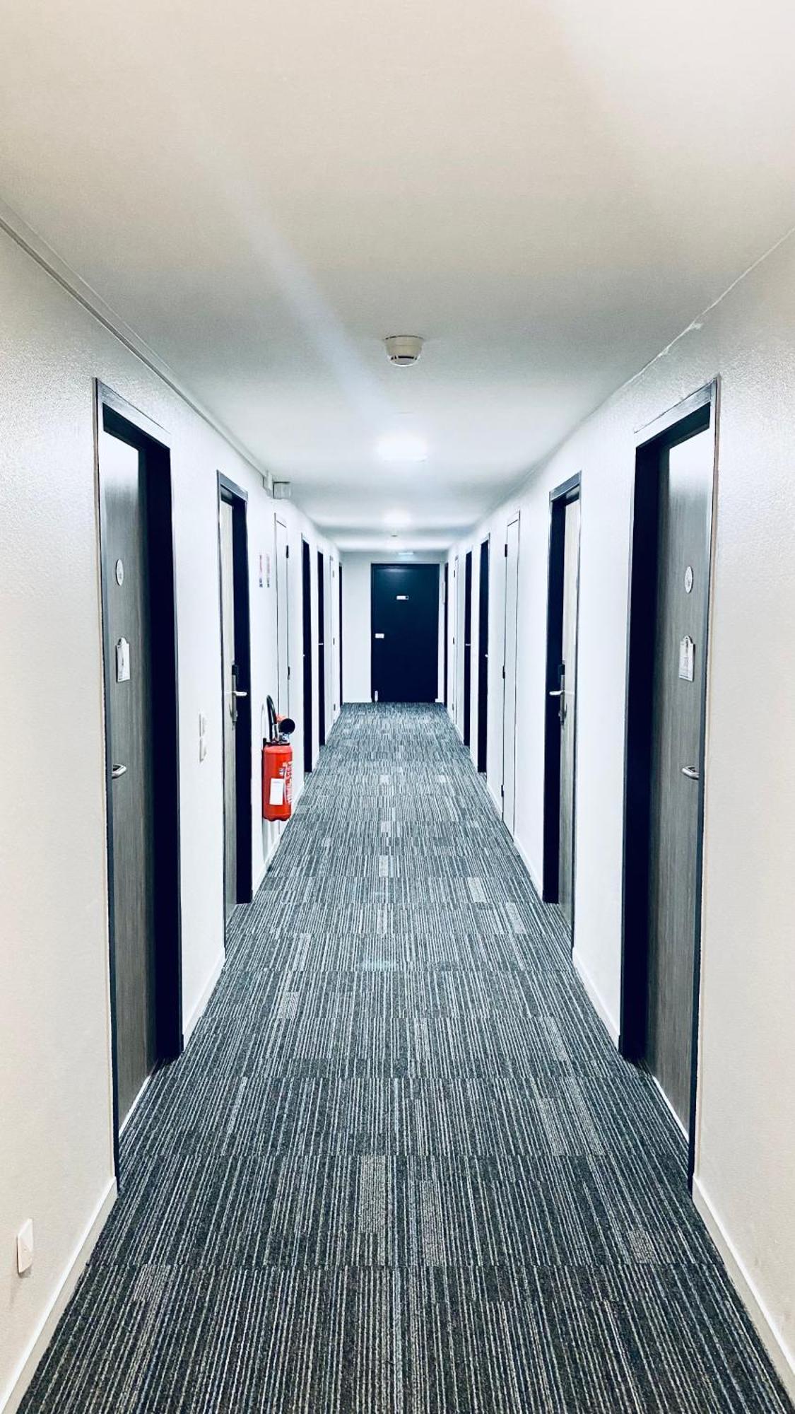 Sure Hotel By Best Western Rouvignies Valenciennes מראה חיצוני תמונה